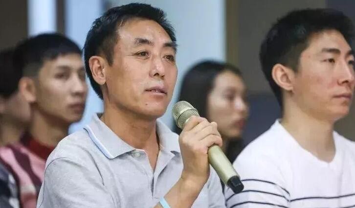 “满屏的醋味!王栎鑫老婆追星李现 网友：好惨一男的！”