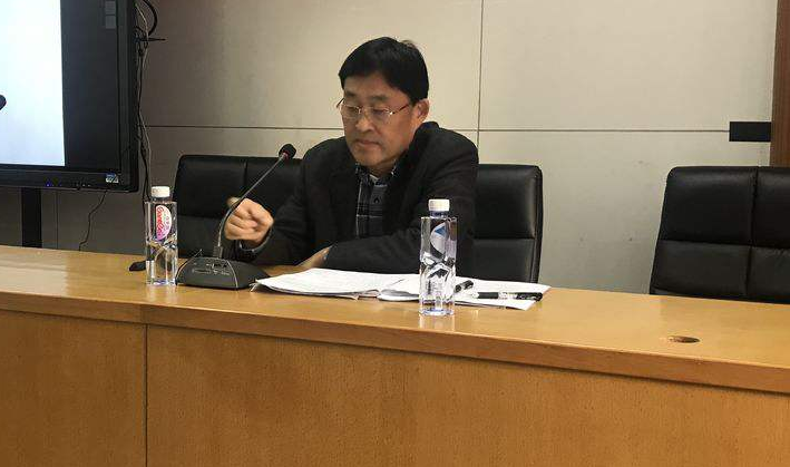 “张萌直播吃火锅，连线崔英俊手机却被“煮””