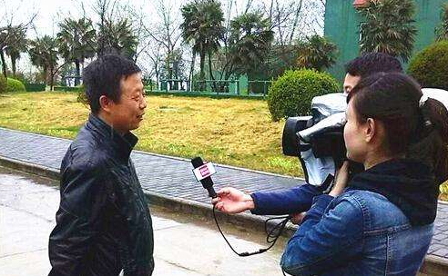 “图啥呢？何雯娜奉子成婚还嫁二婚老公 为什么在这段婚姻里这么卑微”