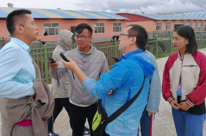 “中小学教师减负制度文件印发 减轻教师负担”