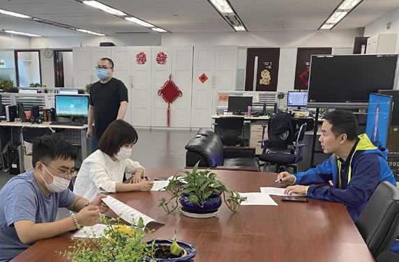 “何超仪新冠测试呈阴性 此前欧洲看秀同行越南名媛被确诊”