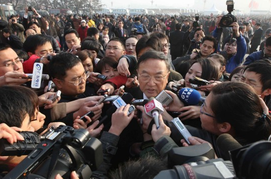 “刘雯方否认与陈伟霆恋情如何回事?什么情况?终于真相了,原来是这样！”